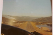 Kåre 1 mars 2025 - Piper Cherokee på Notodden ca. 1972. Min venn må hjelpe meg litt i gang, men her har vi innflyvningen til Notodden flyplass rundt 1972