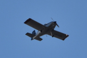 Morten 29 mars 2025 - LN-ABL besøker Høyenhall, det er Sameiet LN-ABL som kommer med sin Van´s RV-6A fra 2008