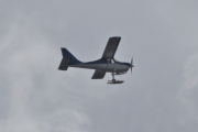 Morten 29 mars 2025 - Småfly over Høyenhall, det er ikke noe som heter dårlig vær hvis du er skodd riktig, og denne har ski på seg