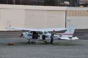 Morten 15 november 2025 - LN-MTH på Kjeller flyplass, det første flyet jeg tar bilde av er Sameiet LN-MTH sin Cessna 172N Skyhawk 100 II fra 1979. Jeg har et forhold til dette flyet, men nå skal vi se om jeg har sett den på Kjeller før. Vi har 24 august 2019 og 4 mai 2025