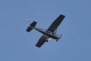 Morten 12 oktober 2025 - LN-TFK besøker Høyenhall, klokken er 09.30 og det er Tønsberg Flyveklubb som kommer med sin Cessna 172SP Skyhawk fra 2004