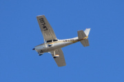 Morten 18 oktober 2025 - LN-LGG besøker Høyenhall, det er Ulf som er ute med sin Reims-Cessna F172N fra 1979. Den har jeg faktisk ikke sett før