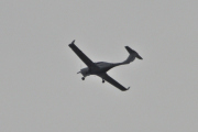 Morten 23 september 2025 - LN-FTS over Høyenhall, klokken er 17.39. Jeg mener at dette er Oslo Flyveklubb som er ute med sin Diamond DA-40NG som heter Sierra og er fra 2016 som dem fikk i 2020