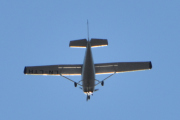 Morten 24 september 2025 - LN-LTH over Høyenhall, klokken er 16.45 og det er Sameiet LN-LTH som er ute med sin Cessna 182E Skylane fra 1962