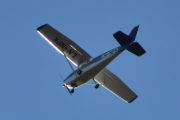 Morten 25 september 2025 - LN-NPK over Høyenhall, klokken er 17.35 og det er Anne og Lars som er ute med sin Cessna 172B Skyhawk fra 1961