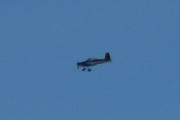 Morten 27 september 2025 - LN-EHB over Høyenhall, klokken er 15.13 og jeg tror det er de fire gutta som er ute med sin Van´s RV-4 fra 1999. Jeg har kun ett bilde og sammenligne med, det er fra 26 juli 2022
