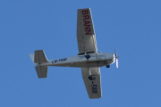 Morten lørdag 27 september 2025 - LN-FAW besøker Høyenhall, klokken er 13.31 og det gikk ikke mange minuttene før Follo Flyklubb dukket opp med sin Reims-Cessna F172N Skyhawk fra 1978
