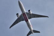 Morten 12 mai 2020 - A6-EFM over Høyenhall, det er en Boeing 777-F1H som eies av Emirates SkyCargo