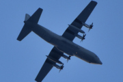 Morten 2 februar 2022 - Hercules over Høyenhall, kan det være forsvaret sitt norske transportfly C-130J Hercules?