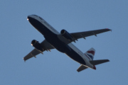Morten 24 desember 2021 - G-EUYD over Høyenhall, det er British Airways som kommer med sitt Airbus A320-200