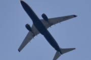Morten 25 februar 2022 - G-RUKC over Høyenhall, det er Ryanair UK som kommer med sitt Boeing 737-8AS som er over 11 år gammelt