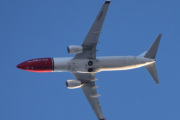 Morten 5 januar 2022 - LN-NGM over Høyenhall, og selvfølgelig legger piloten seg i posisjon med sitt fly som heter Carl Nielsen
