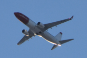 Morten 6 januar 2022 - LN-NIH over Høyenhall, det er Norwegian Air Shuttle AOC som kommer med sitt Boeing 737-8JP som er litt over 7 år gammelt