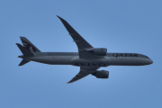 Morten 27 april 2021 - Dream Liner over Høyenhall, men når en pilot i et slikt fly plasserer seg slik blir jeg imponert