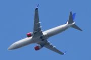 Morten 16 august 2021 - LN-RRH over Høyenhall, denne kom litt raskt, men det er SAS Scandinavian Airlines som kommer med sitt Boeing 737-800 som er 12 år gammelt og heter Freja Viking