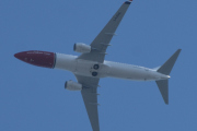 Morten 30 august 2021 - LN-ENL over Høyenhall, det er Norwegian Air Shuttle AOC som kommer med sin Boeing 737-8JP