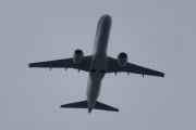 Morten 7 august 2021 - PH-EZI over Høyenhall, det er KLM Cityhopper som kommer med sitt Embraer ERJ-190