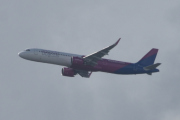 Morten 9 august 2021 - Wizz Air over hytta i Sandefjord, den letter fra Torp flyplass