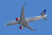 Morten 17 oktober 2021 - SE-ROS over Høyenhall, det er SAS Scandinavian Airlines som kommer med sin Airbus A320-251N som er 2 år gammelt og heter Helsing Viking