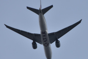 Morten 18 oktober 2021 - A7-BFK over Høyenhall, rakk kun et bilde, men det er Qatar Airways Cargo som kommer med sitt Boeing 777-FDZ som er litt over 5 år gammelt