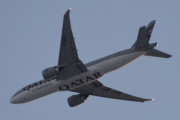 Morten 2 desember 2021 - A7-BFX over Høyenhall, det er Qatar Airways Cargo som kommer med sitt Boeing 777F som er litt over 1 år gammelt
