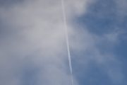 Morten 26 november 2021 - Jetfly over Høyenhall, det er vanskelig med skyene rundt