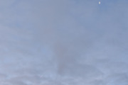 Morten 27 november 2021 - Jetfly og månen, jetflyet er nederst i bilde