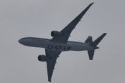 Morten 4 desember 2021 - A7-BFX over Høyenhall, jeg tror det er Qatar Airways Cargo som kommer med sitt Boeing 777F
