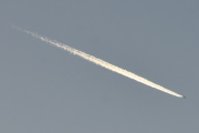 Morten 16 desember 2021 - Jetfly over Høyenhall, men det er alt for langt unna