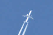 Morten 15 desember 2021 - Tredje jetflyet over Høyenhall, blir alle flyene hvite der oppe?