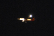 Morten 18 desember 2021 - Stort fly over Høyenhall på kvelden, men det jeg kan love dere i kveld er at dette blir siste bilde