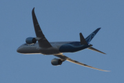 Morten 20 desember 2021 - OE-LNY besøker Høyenhall, flyet heter Rondane og jeg skal ta en prat med denne piloten så vi kan få roligere innflyvninger :-)