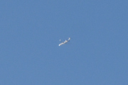 Morten 6 desember 2021 - Jetfly over Høyenhall, der er det, og legg merke til halen