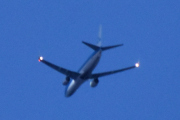Morten 6 desember 2021 - KLM over Høyenhall, alt for sent ute på verandaen og jeg har mistet dagslyset