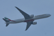 Morten 2 juli 2021 - A6-EGU over Høyenhall, det er Emirates Airlines som kommer med sin Boeing 777-31H(ER)