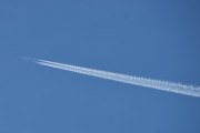 Morten 5 juni 2021 - Jetfly over Høyenhall, jeg kaller det jetfly, men det må ikke nødvendigvis være det