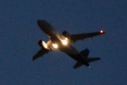 Morten 12 november 2021 - Stort fly om kvelden over Høyenhall, kan det være SAS vi ser fly her?