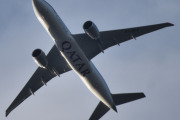 Morten 25 november 2021 - A7-BFV besøker Høyenhall, flyet er en Boeing 777-F fra desember 2020