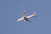 Morten 27 november 2021 - Swiss International Air Lines og månen over Høyenhall