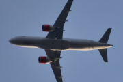 Morten 28 november 2021 - EI-SIC over Høyenhall, piloten er god og legger seg i posisjon med sitt fly som heter Sigurd Viking