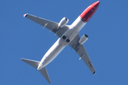 Morten 23 oktober 2021 - LN-NIH over Høyenhall, det er Norwegian Air Shuttle AOC som kommer med sitt Boeing 737-8JP som er 7 år gammelt