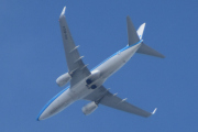 Morten 2 september 2021 - PH-BGK over Høyenhall, det er KLM Royal Dutch Airlines med sitt Boeing 737-700 som er 11 år gammelt og har navnet Noordse Stormvogel / Fulmar