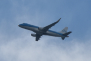 Morten 12 juni 2021 - KLM over Høyenhall, som er litt for langt borte. KLM Royal Dutch Airlines er et nederlandsk flyselskap