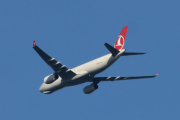 Morten 31 august 2021 - Turkish Airlines over Høyenhall, den var dessverre litt for langt unna