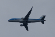 Morten 7 august 2021 - KLM over Høyenhall, men piloten er god og legger seg i posisjon