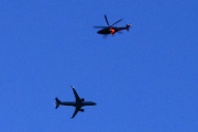 Morten 10 april 2022 - SAS og Politihelikopter møtes over Høyenhall