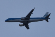 Morten 12 april 2022 - KLM Cityhopper over Høyenhall
