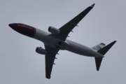 Morten 28 april 2022 - LN-ENT over Høyenhall, det er Norwegian Air Shuttle AOC som kommer med sin Boeing 737-8JP som er over 4 år gammelt og heter Richard Møller Nielsen