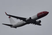 Morten 29 april 2022 - LN-NGZ over Hurdalssjøen, det er Norwegian Air Shuttle AOC som kommer med sin Boeing 737-8JP som er over 7 år gammelt