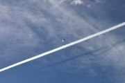 Morten 8 april 2022 - Jetflyet og LN-NIL møtes over Høyenhall